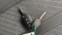 Peugeot 2008 1.2 Hybrid 110ch Allure e-DCS6 — photo 16