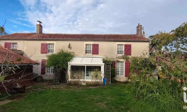 Maison 8 pièces 216 m²