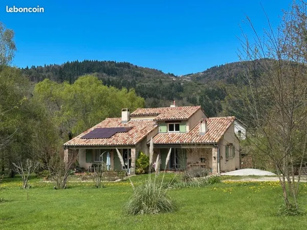Desaignes, maison individuelle sur un terrain de 4912 m²