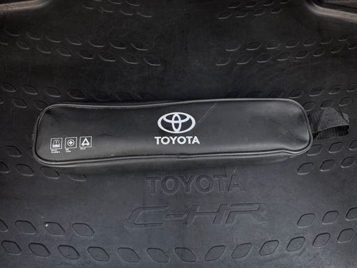 Toyota C-HR 1.8 VVT-i 122 Hybrid 2WD CVT 99 - Distinctive – 2018 – 100514 km – Hybride essence – Boîte Automatique — photo 25