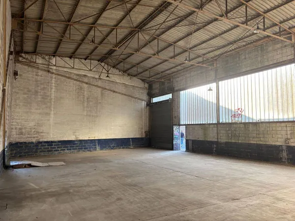 Local d'activité 252 m²