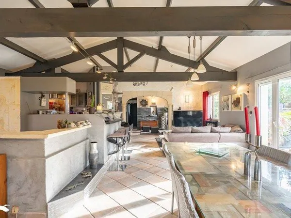 Maison 5 pièces 180 m²