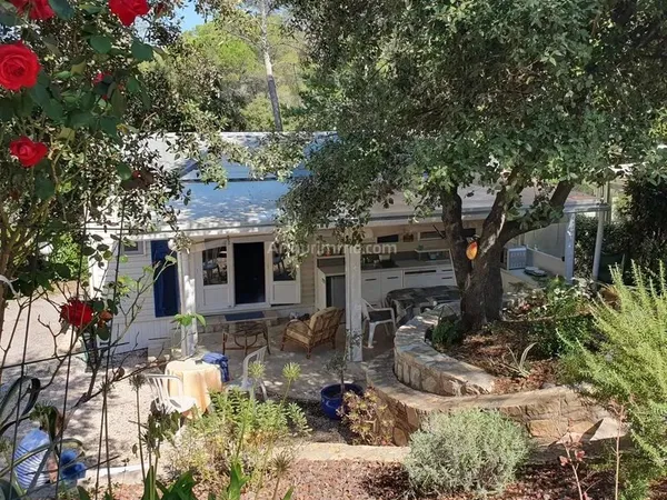 Mobil-home 2 chambres + caravane - Parcelle 230 m² - Domaine du Pin de la Lègue - Fréjus (83600)