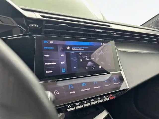 Peugeot 308 phev 180 e-eat8 — photo 21