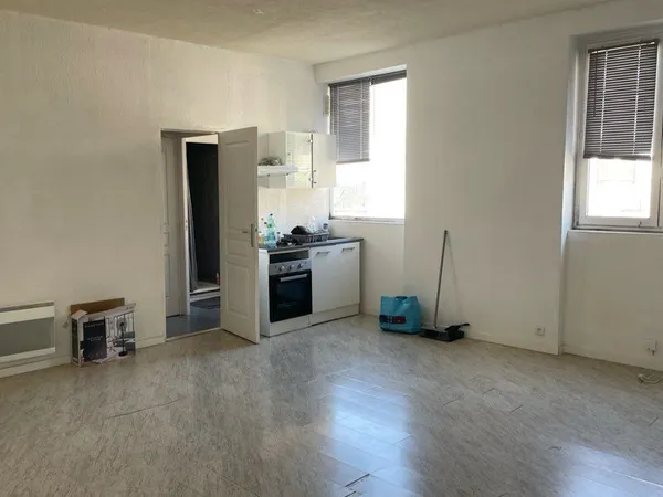 Chartres près gare, 4 pièces, 2 chambres, possibilité de 3e chambre