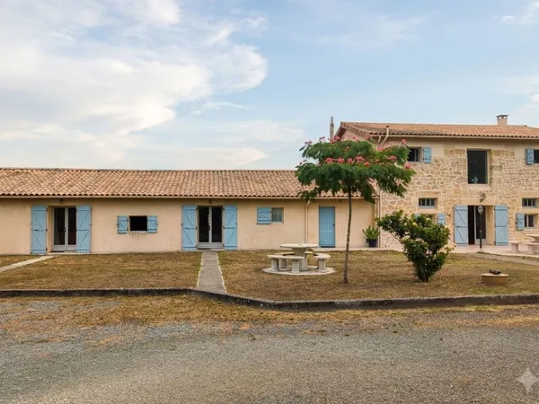 Maison 13 pièces 530 m²