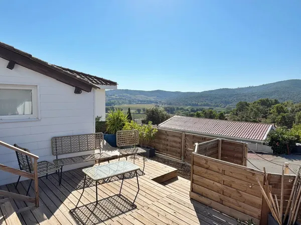 Maison avec vue dégagée dans domaine sécurisé