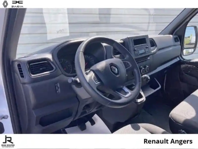 Renault Master fg f3500 l2h2 2.3 blue dci 110ch confort - 16990? ht — photo 15