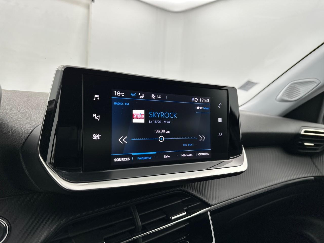 Peugeot 2008 puretech 130 s&s bvm6 allure pack — photo 24