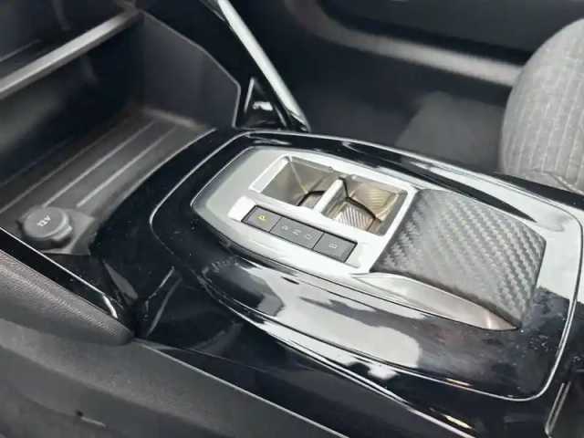 Peugeot 2008 electrique 50 kwh 136 ch — photo 14