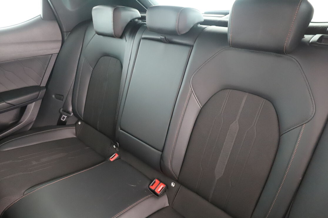 Cupra Leon 1.5 eTSI V DSG7 — photo 13
