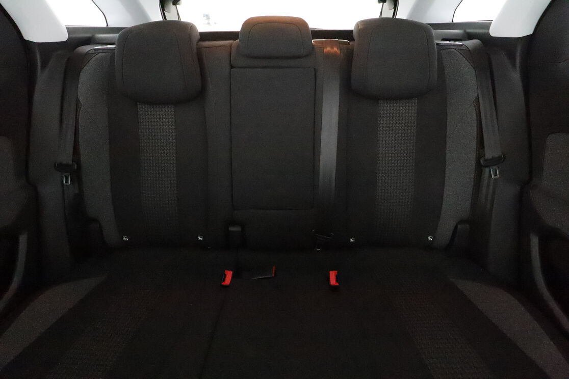 Peugeot 3008 1.5 Blue-HDi Active Business EAT8 — photo 14