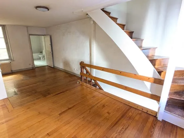 Maison avec 2 chambres et un gros potentiel à RIOM