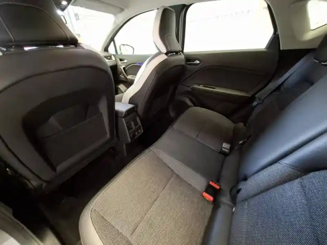 Renault Captur tce 155 edc fap — photo 19