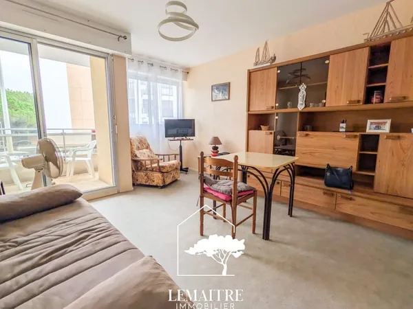 Studio meublé 25 m2 La Palmyre Vue pinède avec balcon