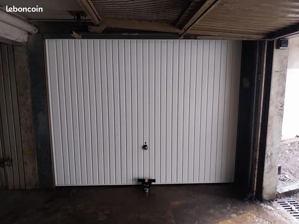 Garage/Box 13m² Résidence Eurydice