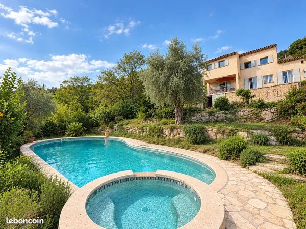 Villa 5 pièces 157 m²