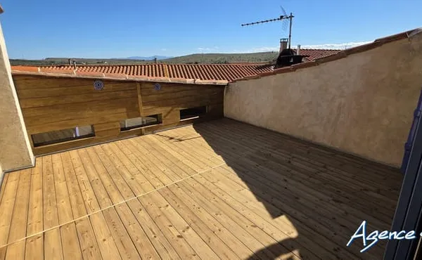 Superbe Maison de village avec grand Garage et Terrasse