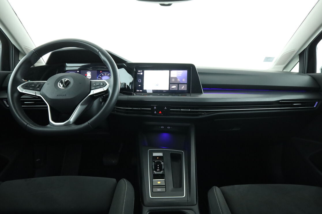 Volkswagen Golf VIII 1.5 eTSI OPF Style DSG7 — photo 11