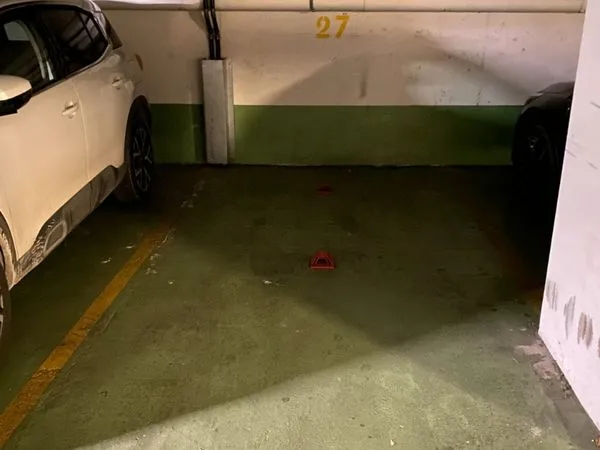 Place de parking à louer - Montrouge, rue Molière - 100 /mois