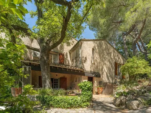 Maison 6 pièces 224 m²