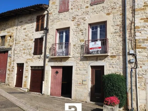 Maison en pierre mitoyenne de 107 m2 à Treffort centre