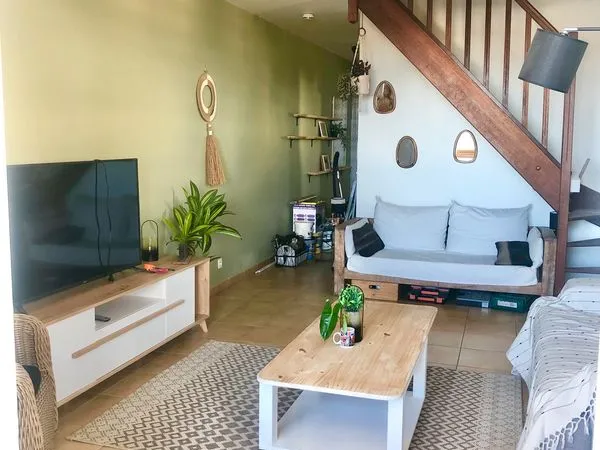 T3 duplex meublé avec terrasse et parking privatif — saint-leu, stella