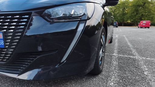 Peugeot 208 1.2 PureTech 100 - Allure – 2022 – 22593 km – Essence – Boîte Manuelle — photo 12