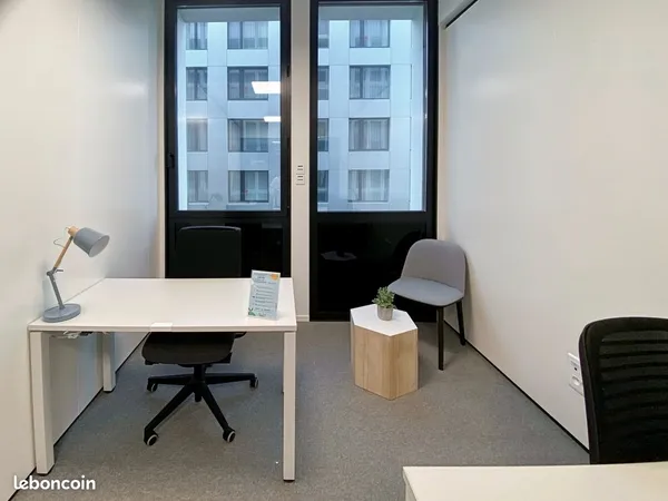Location d'espace de bureau au design magnifique pour 2 personnes à Nice, Spaces Grand Arenas Nice