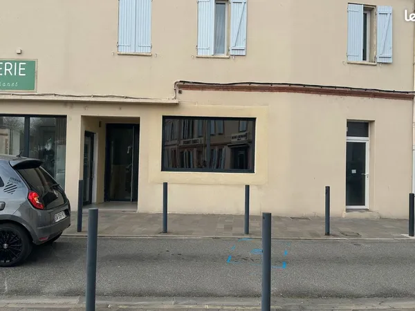 LOCAL COMMERCIAL - HYPER CENTRE SAINT-JORY - 90 m² - EMPLACEMENT N°1