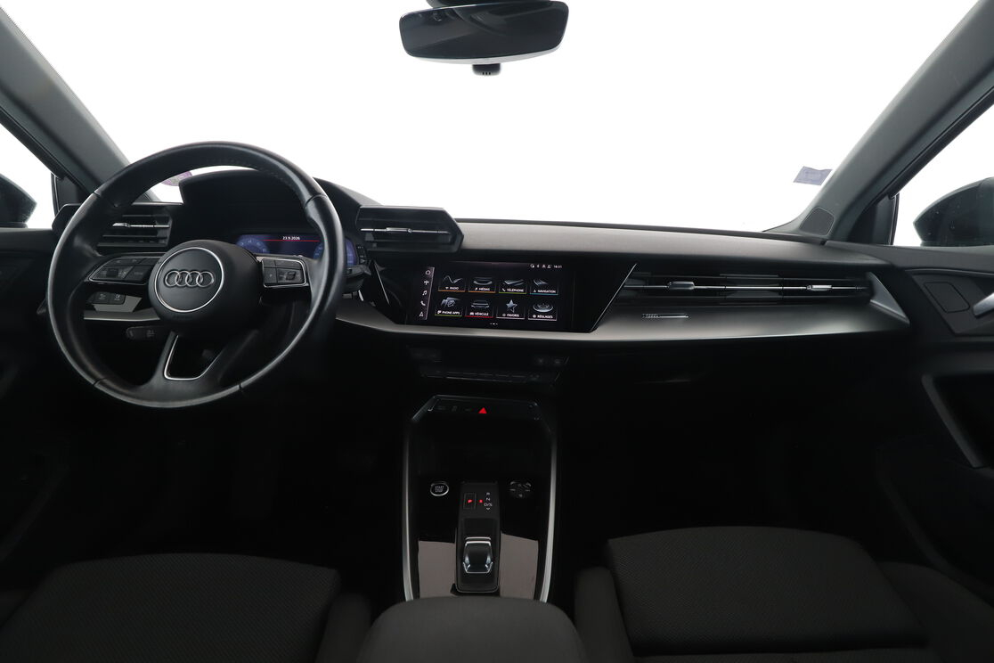 Audi A3 Sportback 45 TFSIe Competition S Tronic — photo 11