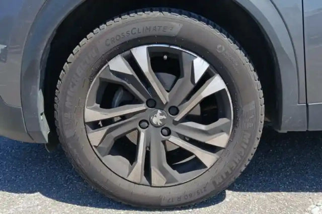 Peugeot 2008 puretech 130 s&amp;s bvm6 — photo 12