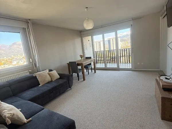 Grand appartement lumineux avec 3 chambres + bureau - Grenoble