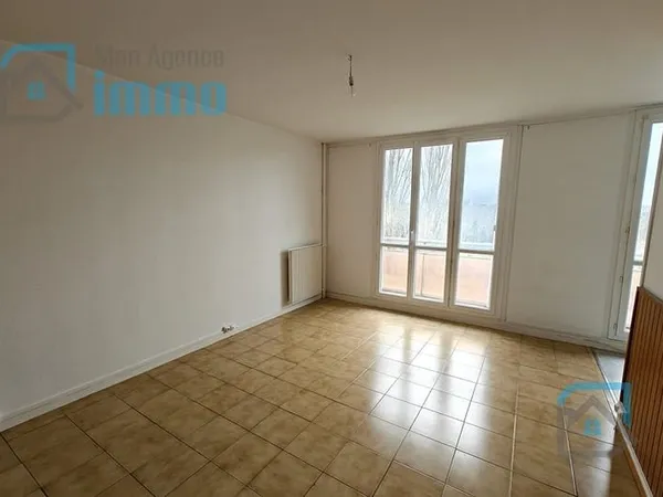 Bourges, quartier gare - Appartement type 1 avec balcon et emplacement de parking