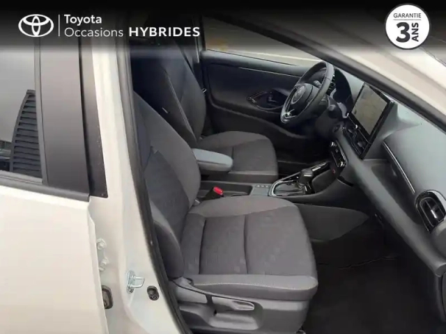 Toyota Yaris 116h design 5p my25 — photo 6