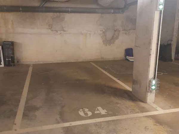 Parking 12 m²