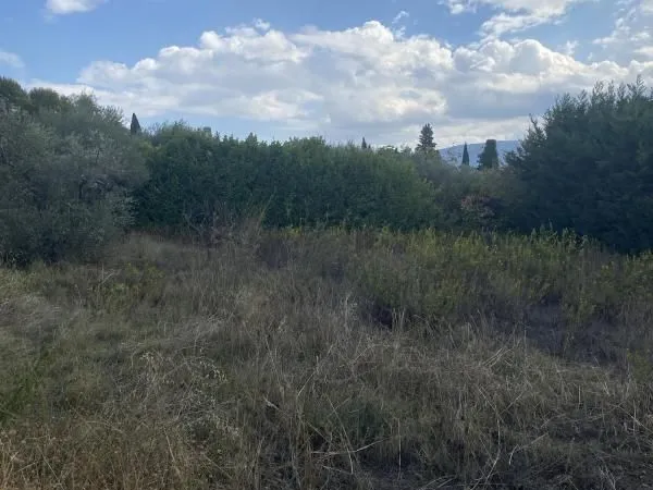 Terrain 700 m² Pourrieres
