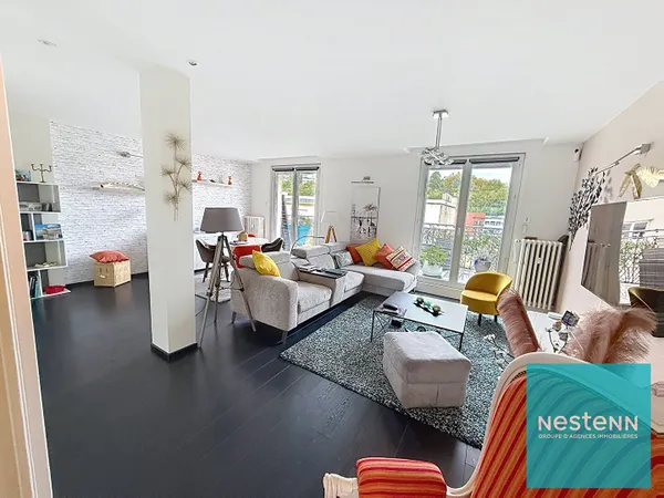 Type 6 en Dernier étage avec terrasse et garage 118,77 m² rénovés
