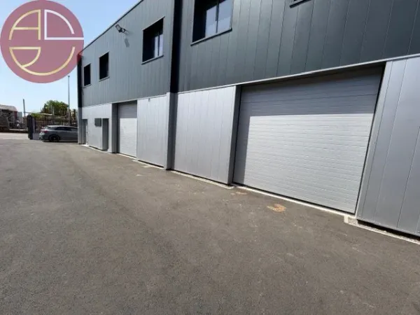 Local 4 pièces 426 m²
