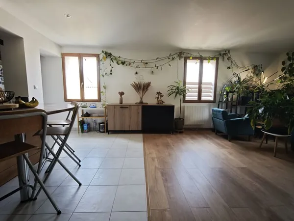 Appartement DUPLEX de 4 pièces, stationnement privée et cave