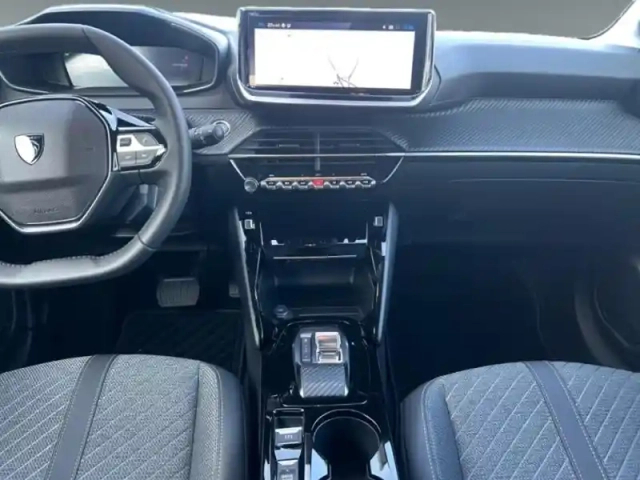 Peugeot 208 e- 136ch allure — photo 11