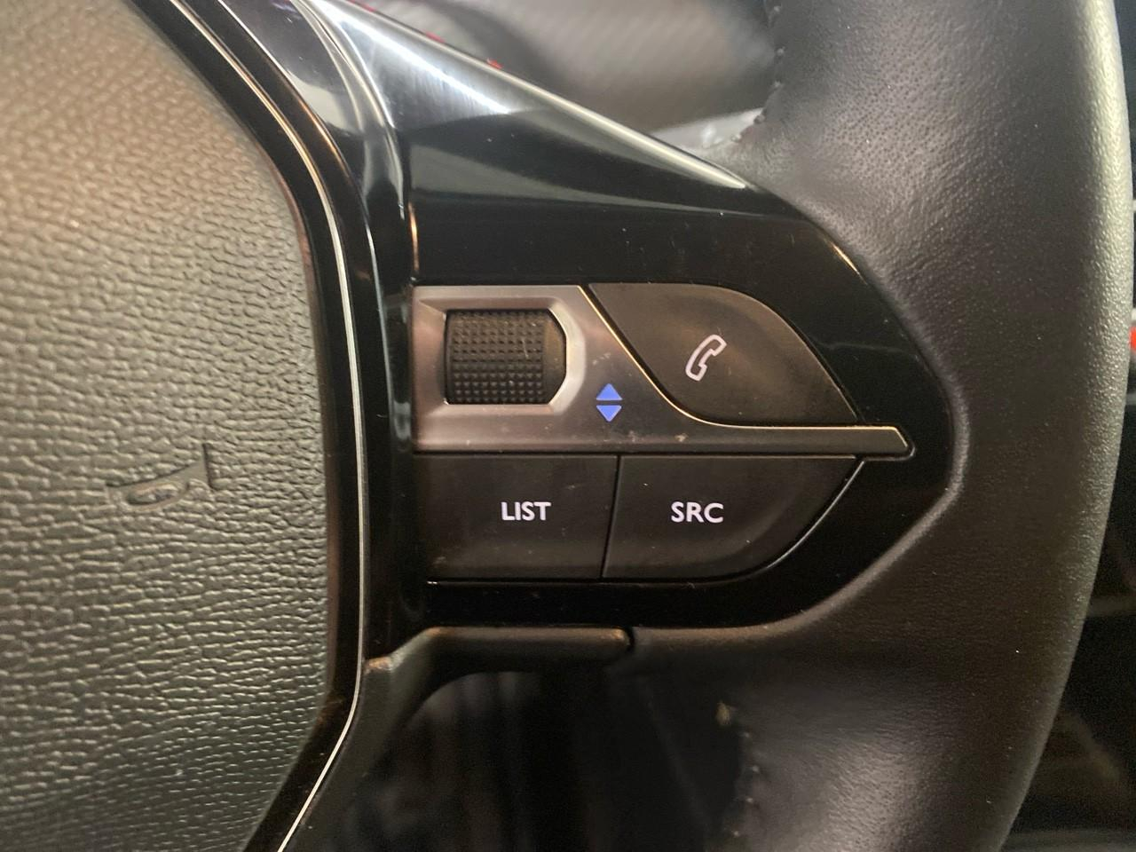 Peugeot 2008 puretech 100 s&s bvm6 style — photo 18