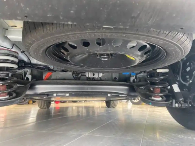 Ford Transit Courier fourgonnette electrique 100 kw 136ch batterie 46 kwh trend — photo 29