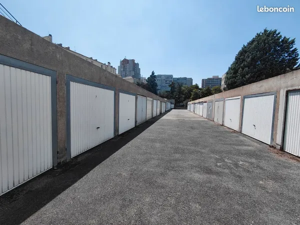 À VENDRE - GARAGE FERMÉ 14 m² - SAINT-ÉTIENNE
