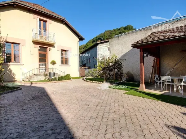 LOCATION GRESIVAUDAN LE CHAMP PRES FROGES : MAISON T5 AVEC TERRAIN ET DEPENDANCE