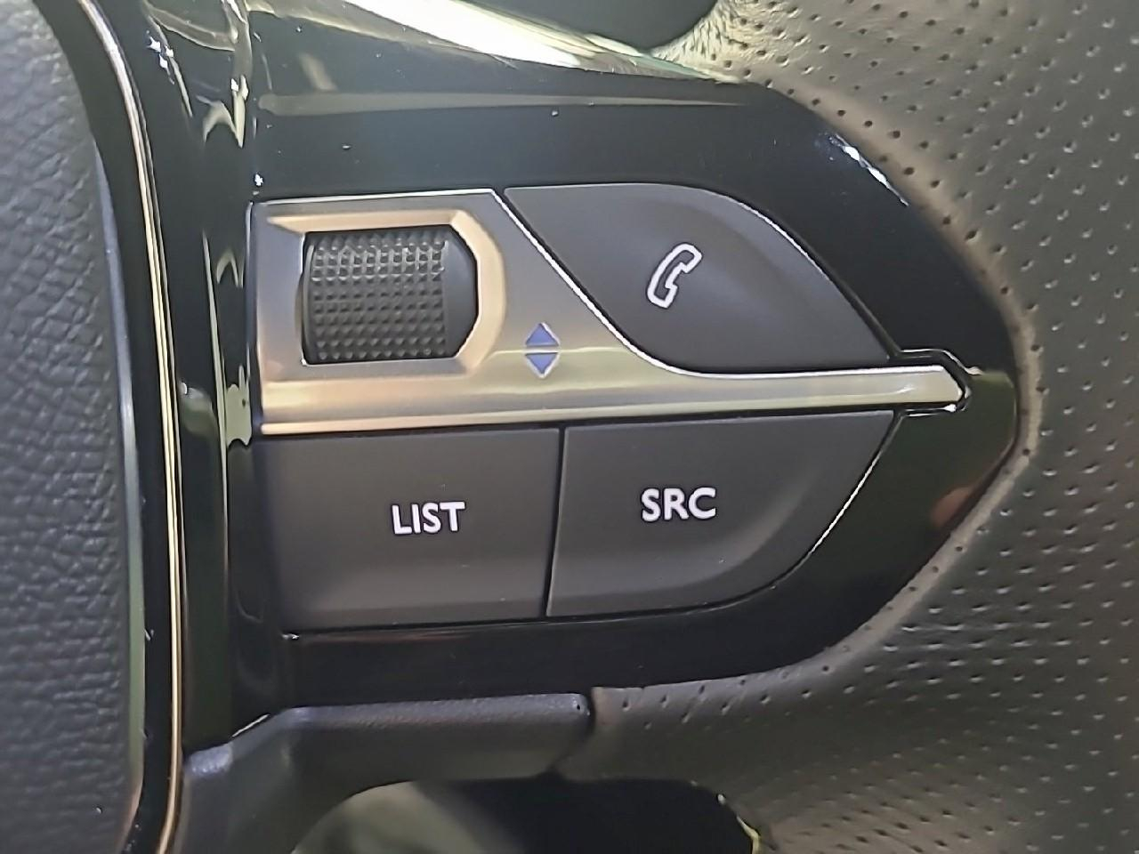 Peugeot 2008 electrique 54 kwh 156 ch gt — photo 18