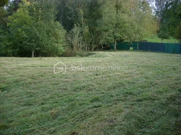 Terrain 1748 m²