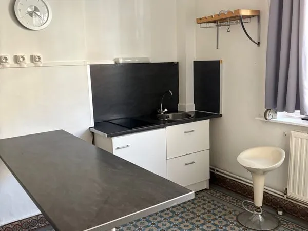 Studio meublé 18m2 proche métro Marbrerie