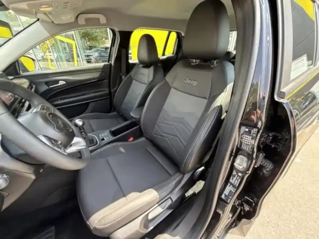 Jeep Avenger 1.2 turbo t3 100ch altitude pk premium — photo 11