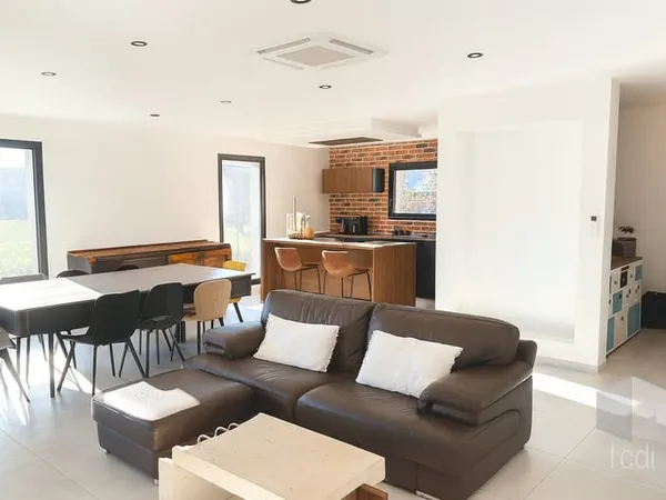 ANCÔNE, maison de 110 m2 de plain pied